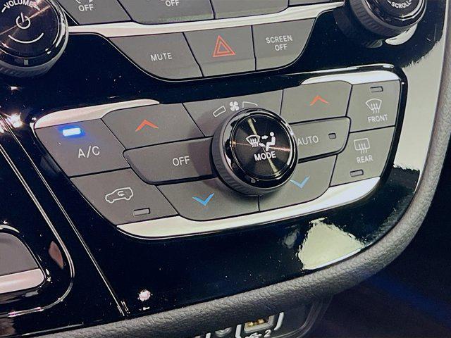 new 2025 Chrysler Pacifica car, priced at $41,752
