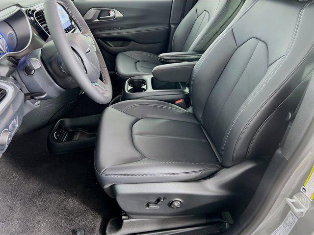 new 2025 Chrysler Pacifica car, priced at $41,752