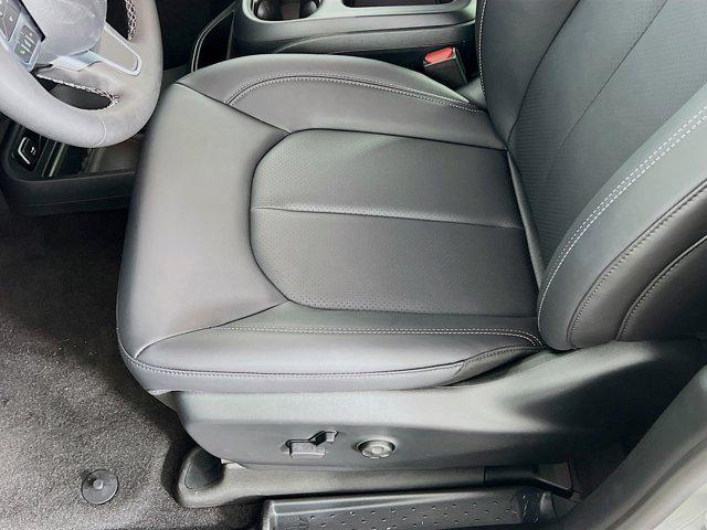 new 2025 Chrysler Pacifica car, priced at $41,752