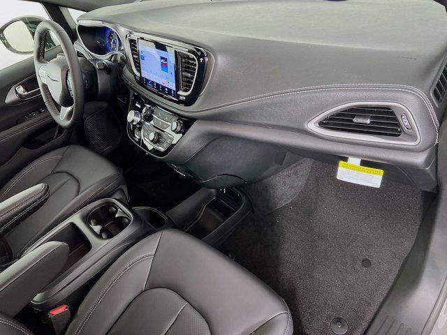 new 2025 Chrysler Pacifica car, priced at $41,752