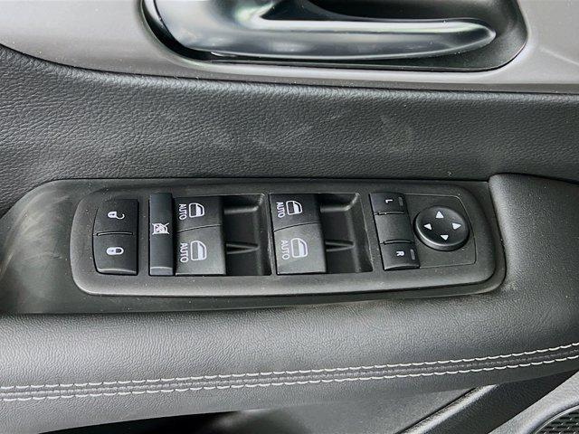 new 2025 Chrysler Pacifica car, priced at $41,752