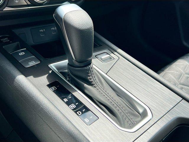 new 2025 Nissan Kicks car, priced at $23,604