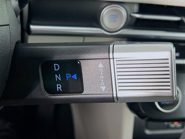 new 2025 Hyundai TUCSON Hybrid car, priced at $37,697