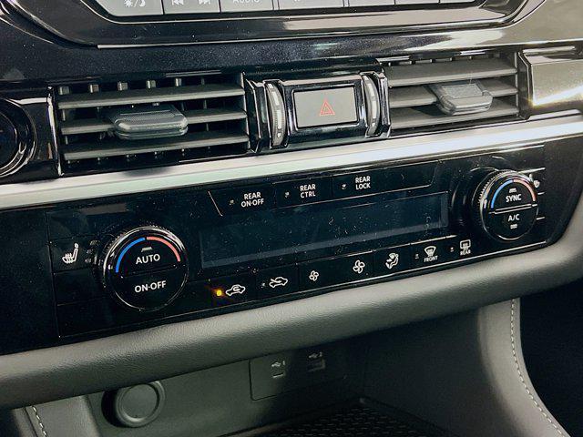 new 2025 Nissan Pathfinder car, priced at $39,578