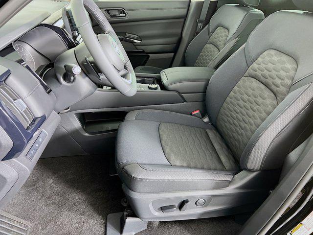 new 2025 Nissan Pathfinder car, priced at $39,578