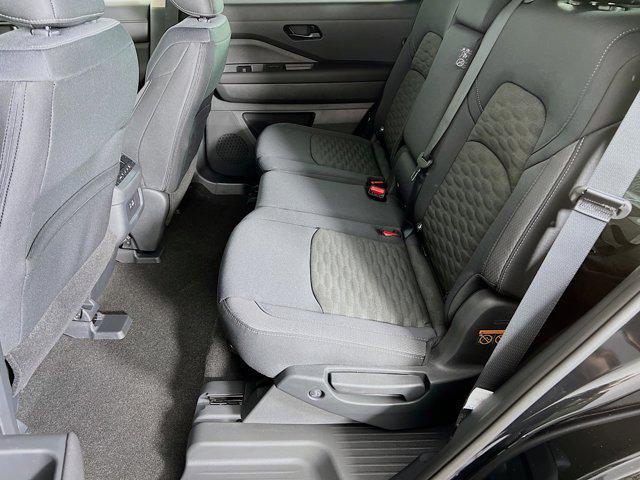 new 2025 Nissan Pathfinder car, priced at $39,578