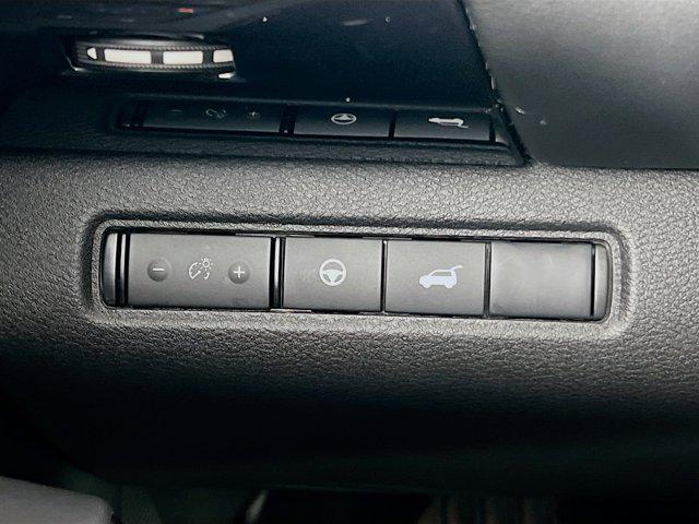 new 2025 Nissan Pathfinder car, priced at $39,578