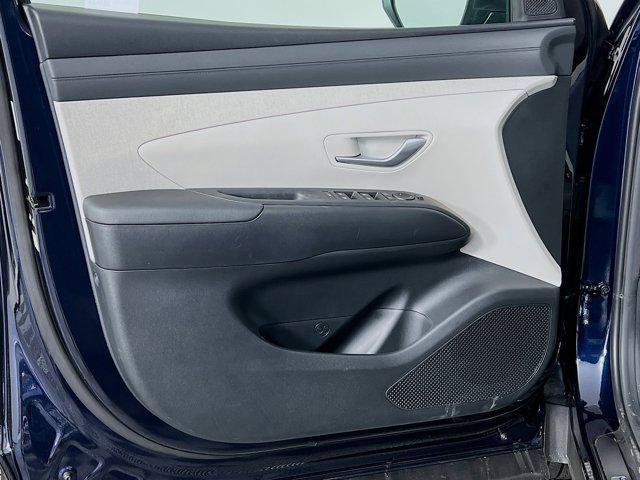 new 2025 Hyundai TUCSON Hybrid car, priced at $37,704