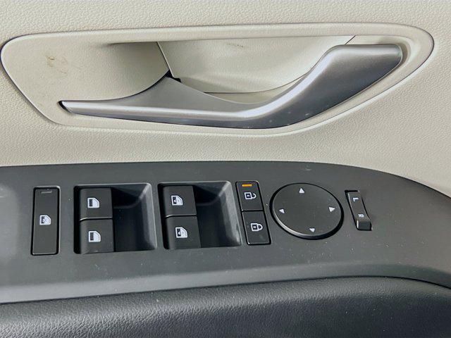 new 2025 Hyundai TUCSON Hybrid car, priced at $37,704