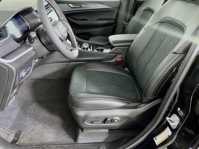 new 2025 Jeep Grand Cherokee car, priced at $42,708
