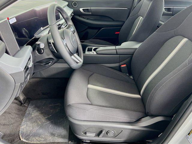 new 2025 Hyundai Sonata Hybrid car, priced at $32,637