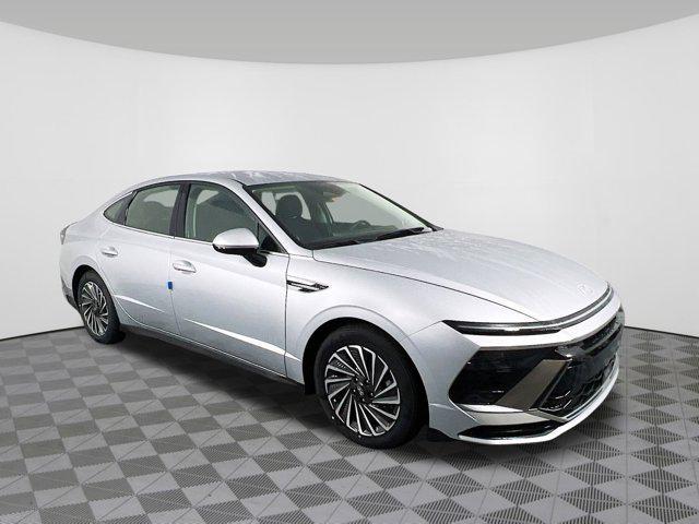 new 2025 Hyundai Sonata Hybrid car, priced at $32,637
