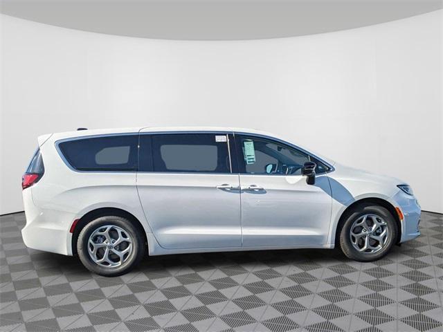 new 2024 Chrysler Pacifica car, priced at $51,087