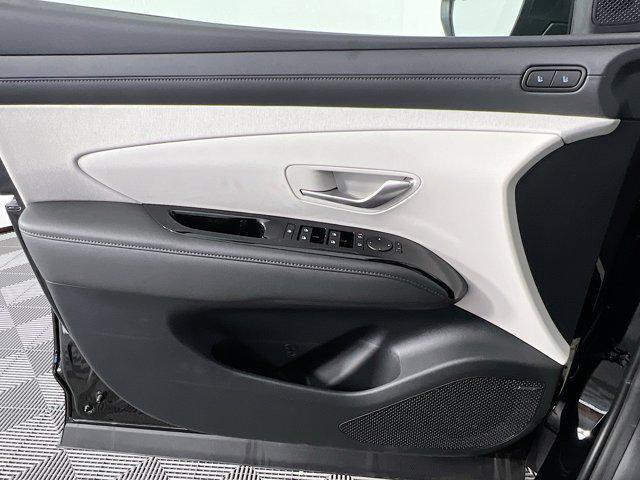 new 2025 Hyundai TUCSON Hybrid car, priced at $42,432