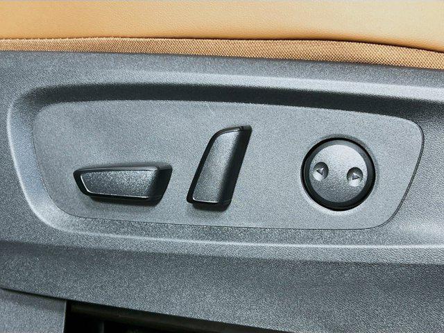 new 2025 Nissan Pathfinder car, priced at $44,574