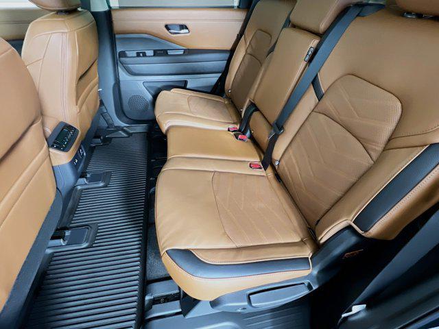 new 2025 Nissan Pathfinder car, priced at $44,574