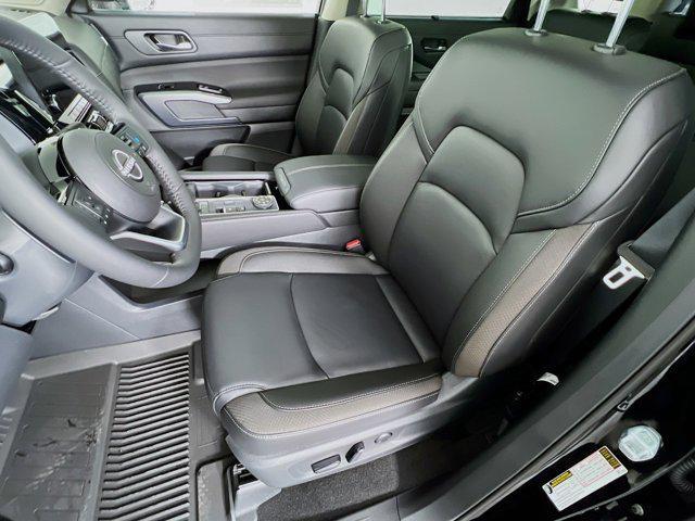 new 2025 Nissan Pathfinder car, priced at $46,289
