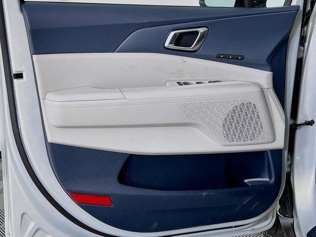 new 2025 Kia Carnival car, priced at $40,594