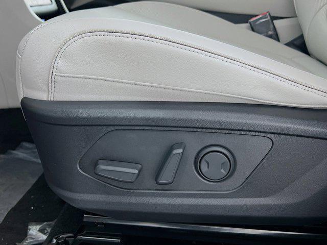 new 2025 Hyundai TUCSON Hybrid car, priced at $42,554
