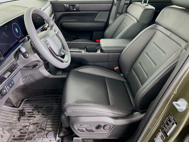 new 2025 Hyundai Santa Fe car, priced at $48,671