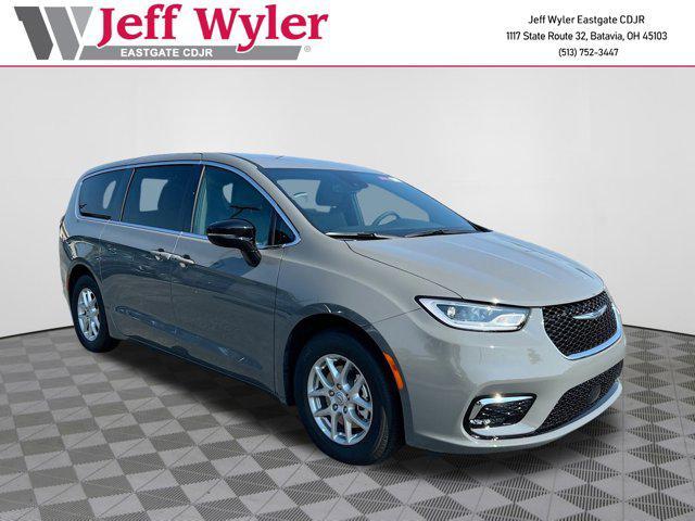 new 2025 Chrysler Pacifica car, priced at $38,719