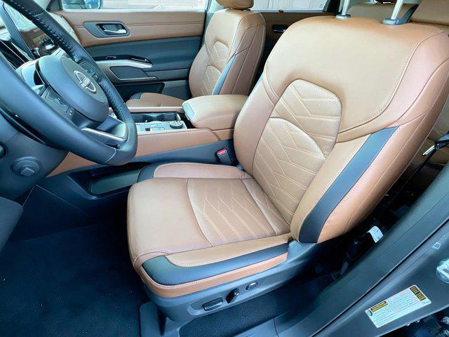 new 2025 Nissan Pathfinder car, priced at $44,318