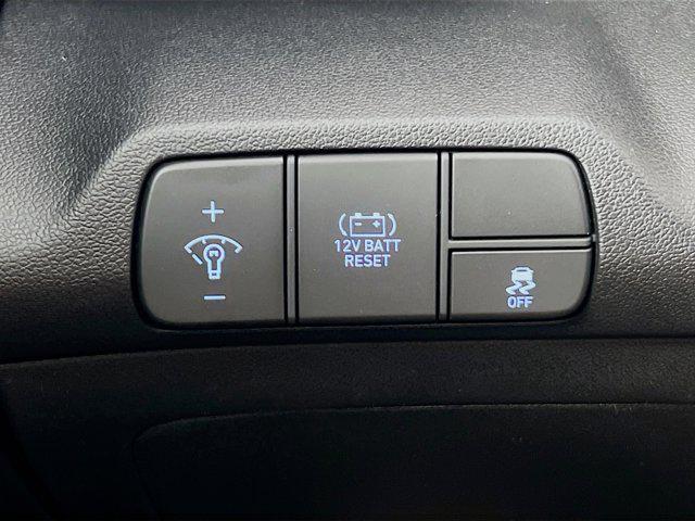 new 2025 Hyundai Elantra car, priced at $28,677