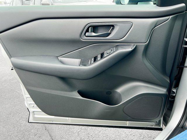 new 2025 Nissan Rogue car, priced at $30,944