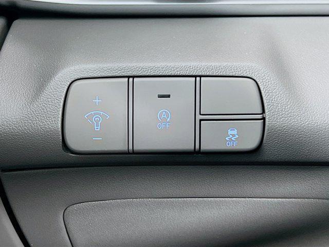 new 2025 Hyundai Elantra car, priced at $24,024