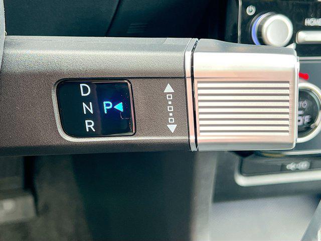 new 2025 Hyundai TUCSON Hybrid car, priced at $42,068