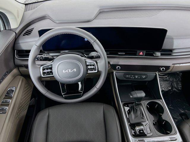 new 2025 Kia Carnival car, priced at $45,031