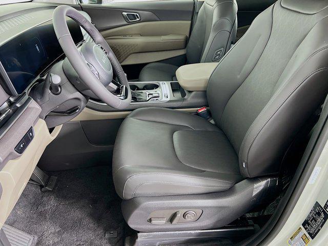 new 2025 Kia Carnival car, priced at $45,031