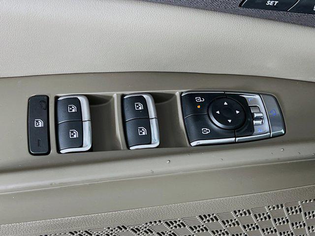 new 2025 Kia Carnival car, priced at $45,031