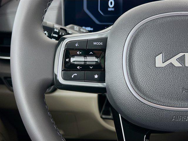 new 2025 Kia Carnival car, priced at $45,031