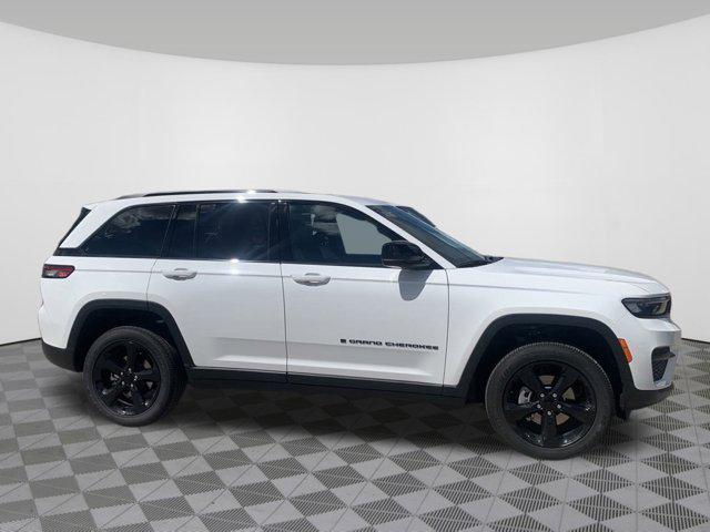 new 2024 Jeep Grand Cherokee car, priced at $42,626