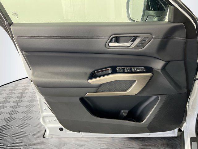 new 2025 Nissan Pathfinder car, priced at $51,386