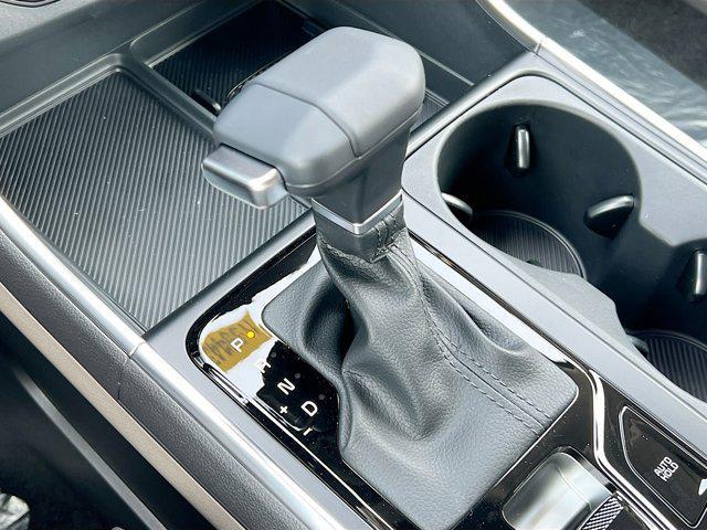 new 2025 Kia Carnival car, priced at $44,960