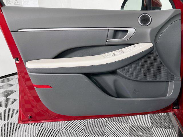 new 2025 Hyundai Sonata Hybrid car, priced at $32,821