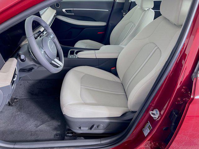 new 2025 Hyundai Sonata Hybrid car, priced at $32,821