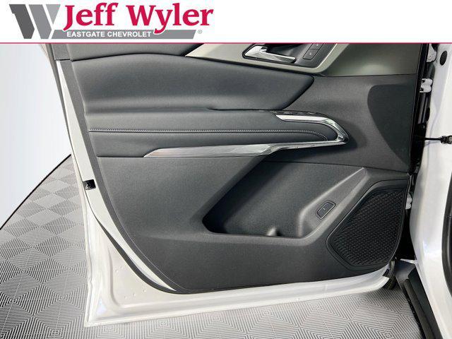 new 2025 Chevrolet Traverse car, priced at $45,215