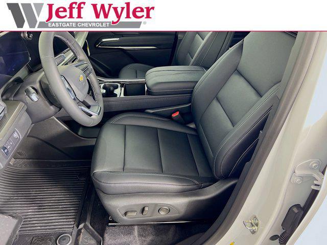 new 2025 Chevrolet Traverse car, priced at $45,215