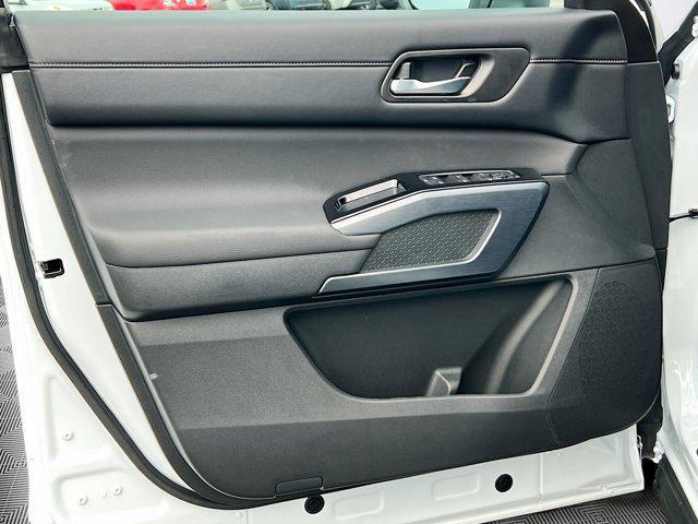 new 2025 Nissan Pathfinder car, priced at $47,003