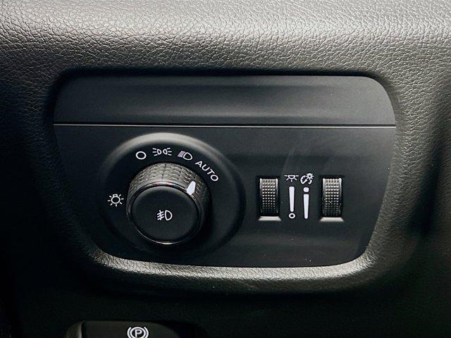 new 2025 Jeep Grand Cherokee car, priced at $52,596