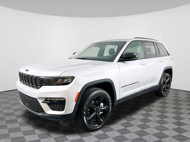 new 2025 Jeep Grand Cherokee car, priced at $52,596