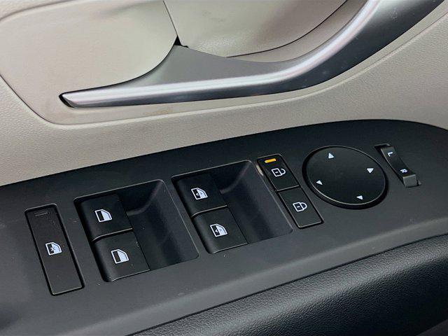 new 2025 Hyundai TUCSON Hybrid car, priced at $33,080