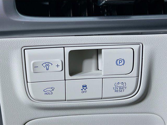 new 2025 Hyundai TUCSON Hybrid car, priced at $33,080