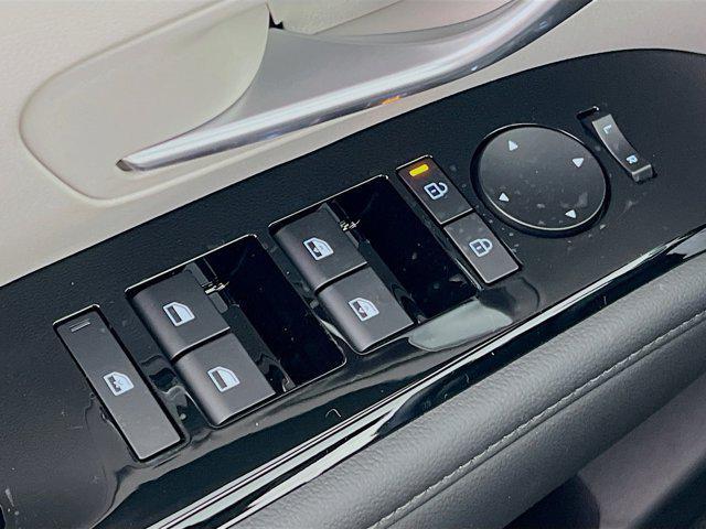 new 2025 Hyundai TUCSON Hybrid car, priced at $42,396