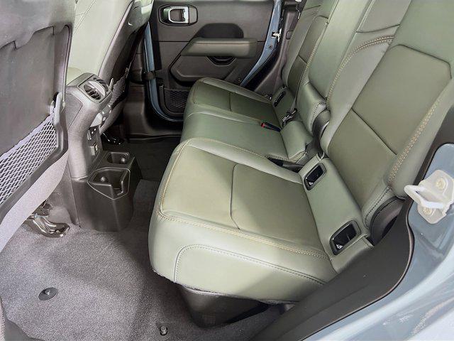 new 2025 Jeep Gladiator car, priced at $55,570