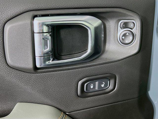 new 2025 Jeep Gladiator car, priced at $55,570