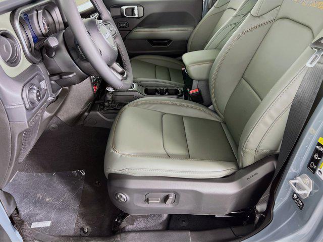 new 2025 Jeep Gladiator car, priced at $55,570